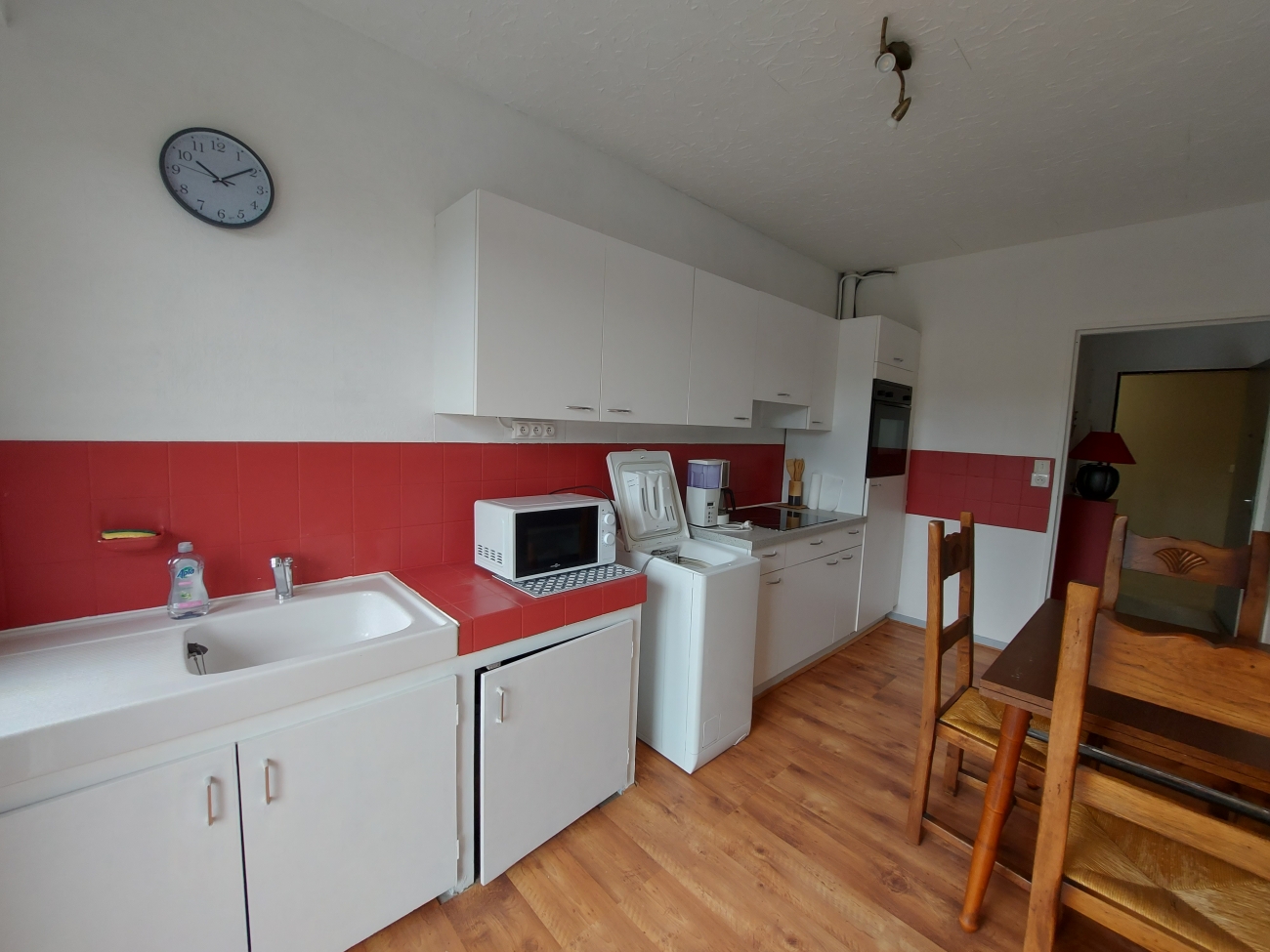 T2 MEUBLÉ avec ascenseur et balcon