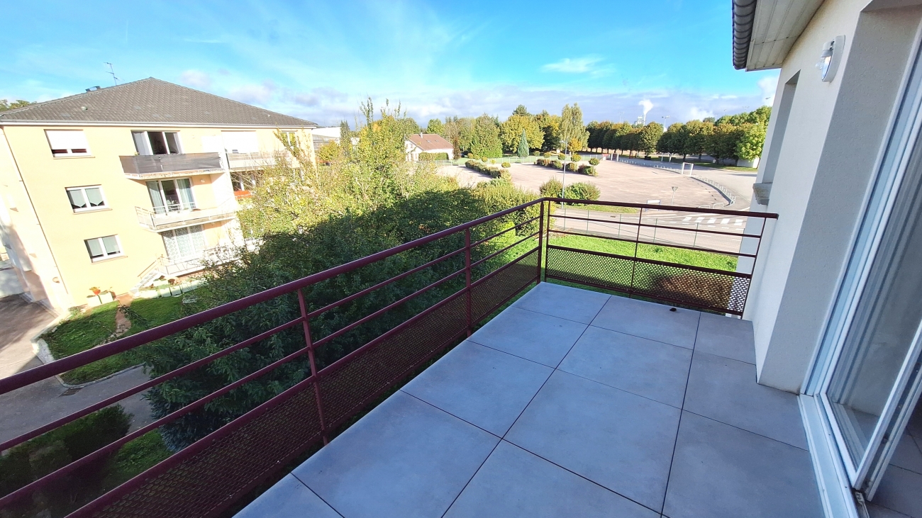 T4 AVEC TERRASSE, GARAGE, PARKING & CAVE 