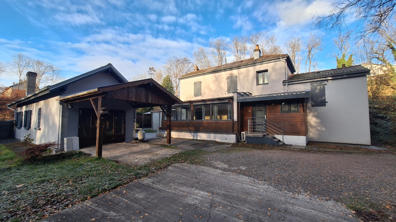 MAISON INDIVIDUELLE AVEC DÉPENDANCES