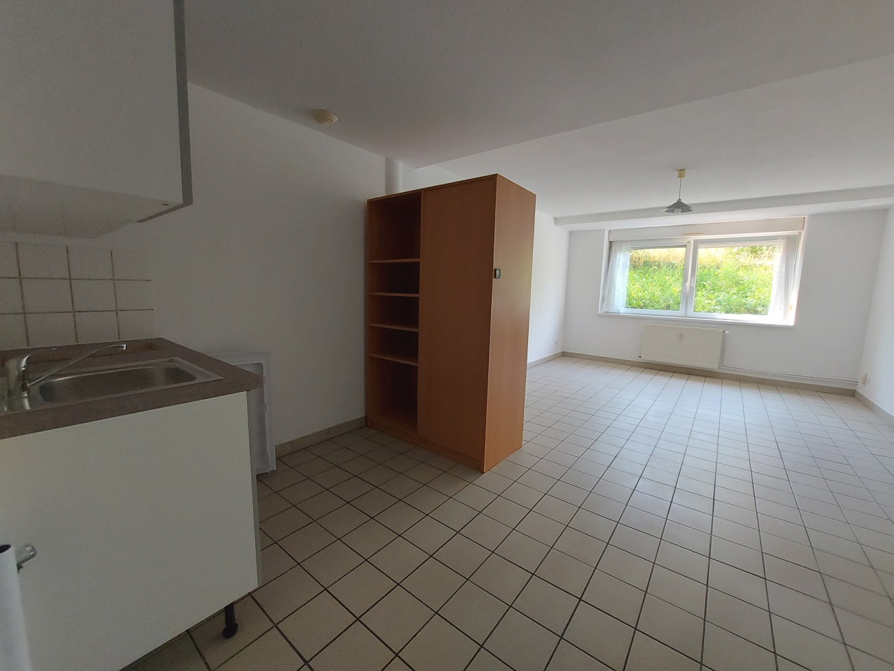 STUDIO & EMPLACEMENT DE STATIONNEMENT