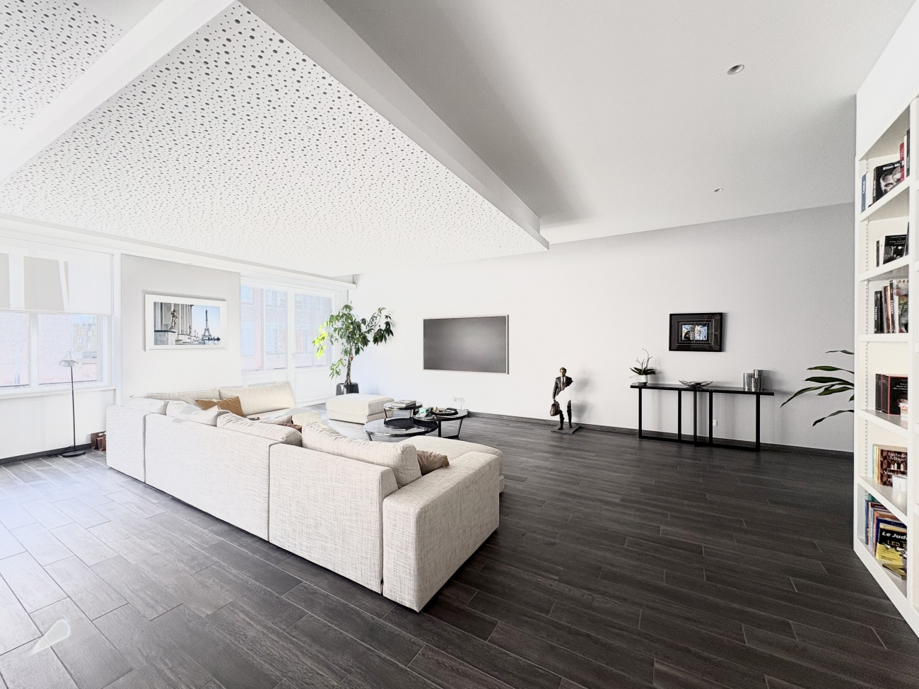 APPARTEMENT F6 MEUBLÉ - 268 M² - TERRASSE & GARAGE